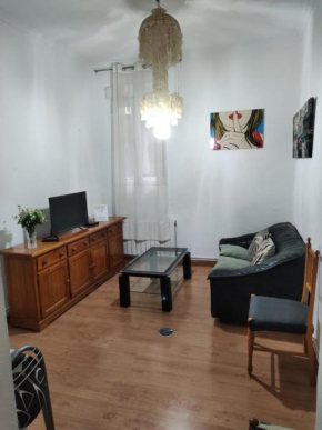San Isidro Labrador, apartamento en Las Vistillas junto a metro Puerta de Toledo